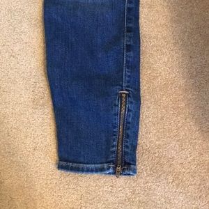 Hollister Jeans - Hollister Crop Jeggings Hollister Jeans - Hollister Crop Jeggings